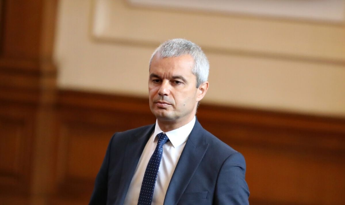 Лидерът на партия Възраждане Костадин Костадинов обвини Продължаваме промяната и