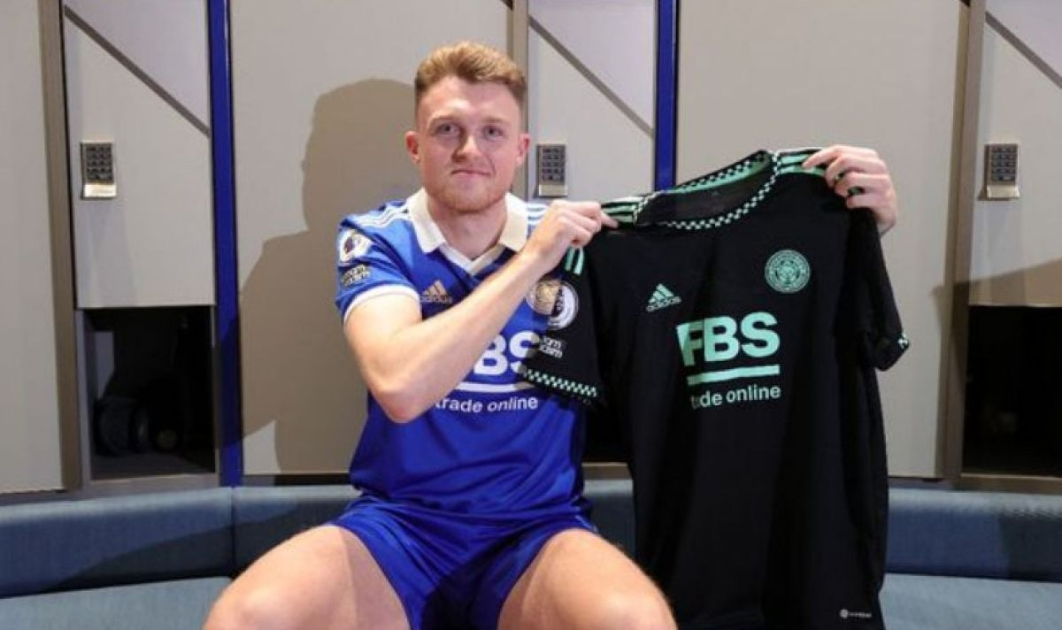 Централният защитник Хари Соутър премина от Стоук Сити в Лестър