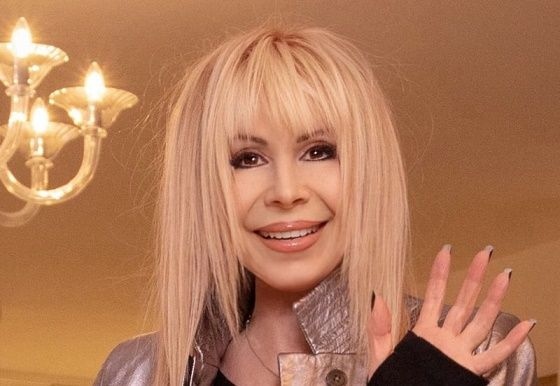 Лили Иванова смени гримьора с по млад негов колега и