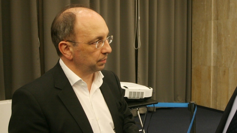 Средната заплата в София е може би два пъти по висока