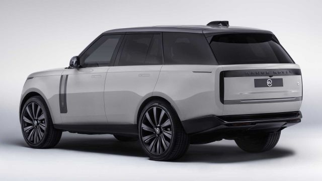 Land Rover отбеляза отварянето на своя обновен шоурум в Лондон