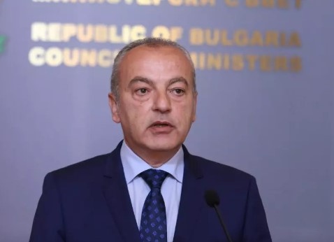 С писмо до редица институции и медии министър председателят Гълъб Донев