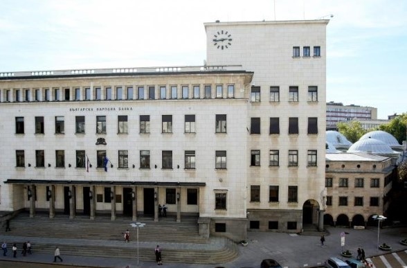 Броят на кредитите на сектори Нефинансови предприятия Финансови предприятия и