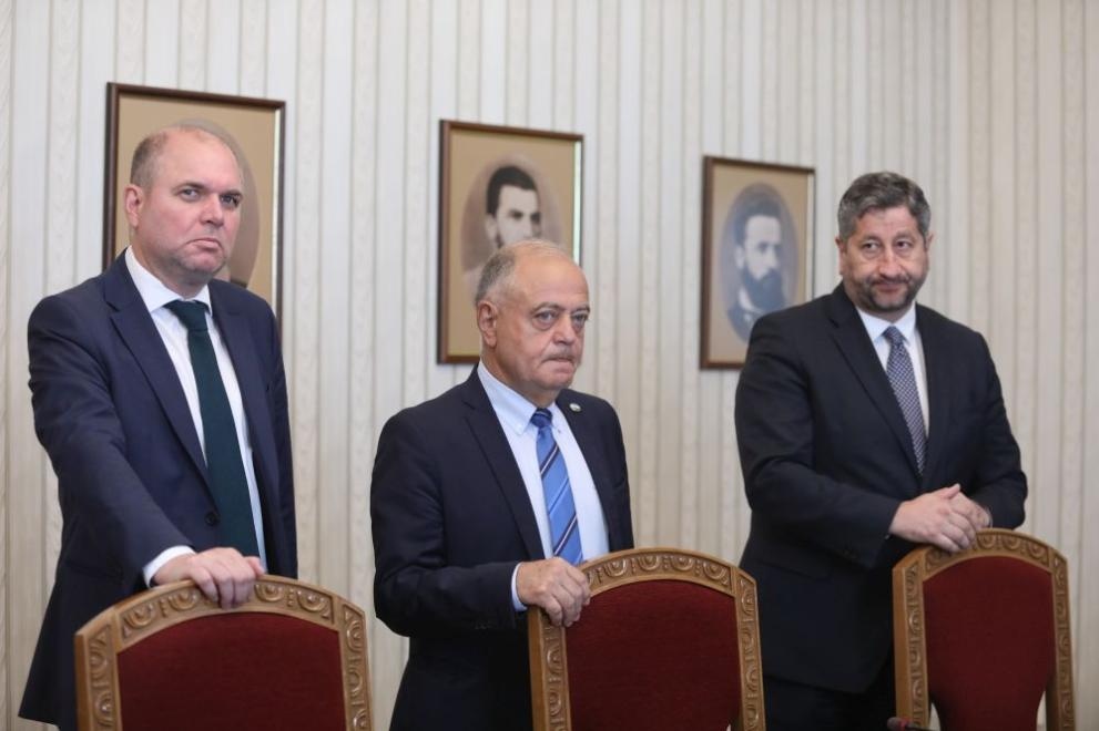 Демократична България ДБ настоява българският президент да служи на националния