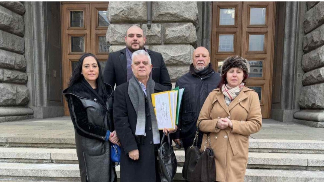 НДСВ внесе в ЦИК всички необходими документи за регистрация на