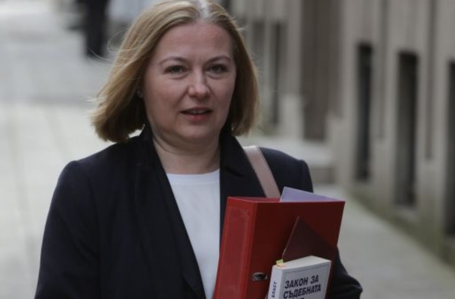 Време е българската прокуратура да спре да се държи като