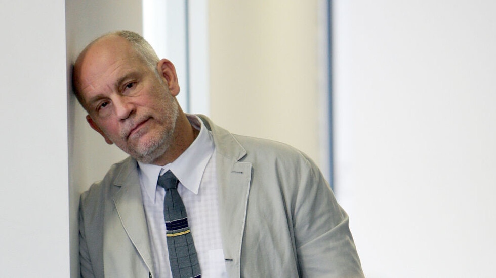 Холивудската звезда Джон Малкович пристигна в София Актьорът който познаваме