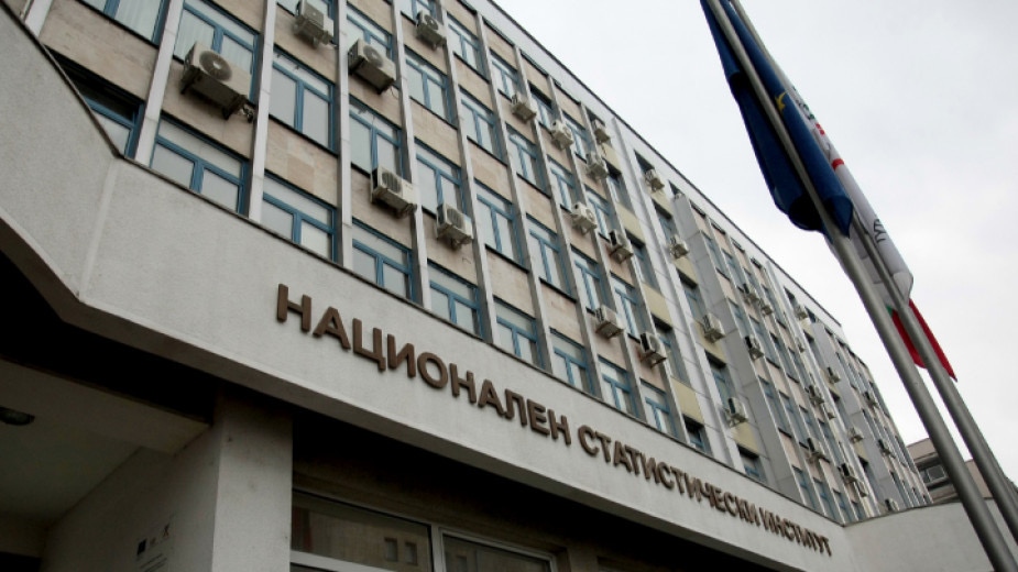 Трудовата заетост в нашата страна бележи слабо намаление с 0 7