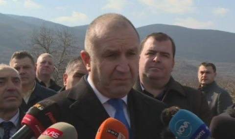 Президентът Румен Радев е в село Устина в област Пловдив