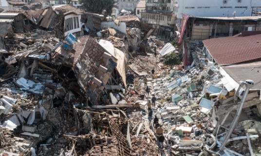 след земетресението достигна над 40 000 души Спасителните екипи продължават да откриват