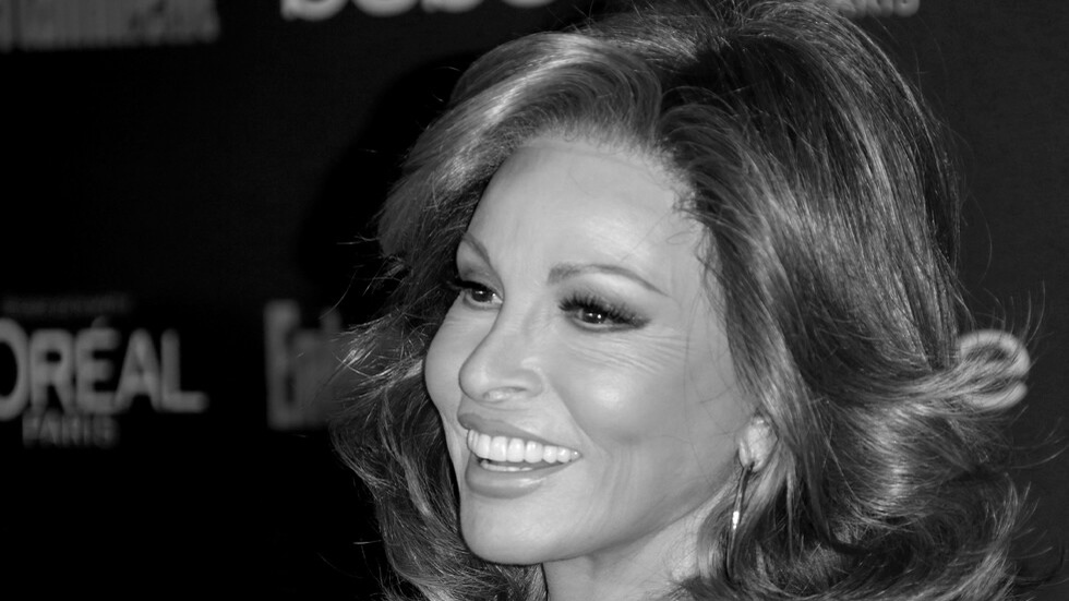 Ракел Уелч филмовата актриса чийто зноен външен вид я превърна