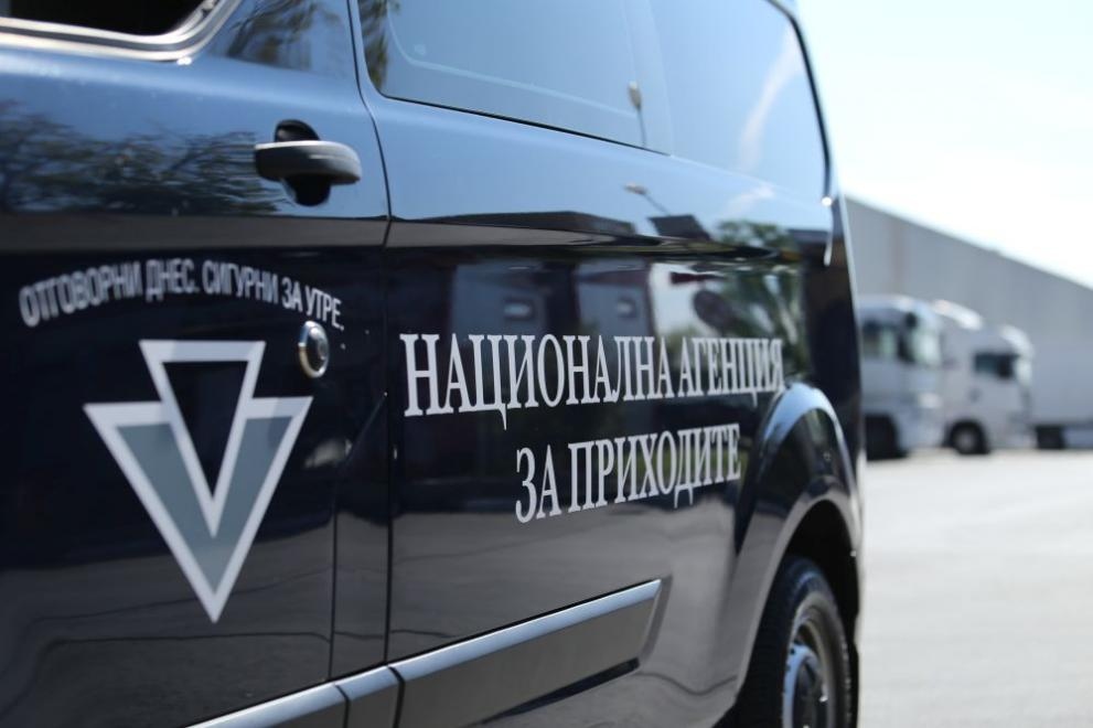 Рекорден ръст на платените през 2022 г просрочени задължения отчете