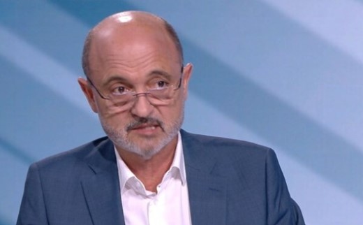 Намерени са още хора извън камиона с мигранти каза здравният