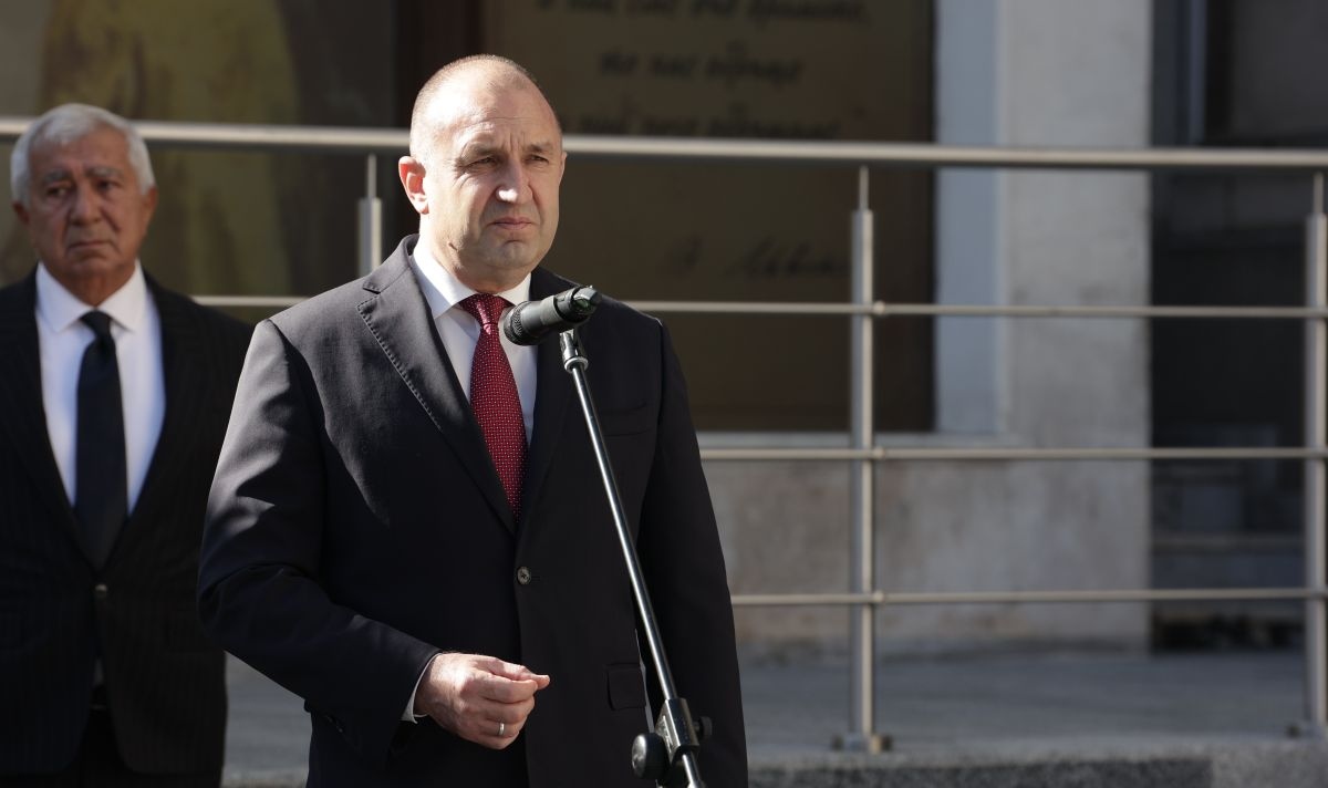 Президентът Румен Радев откри мултимедийна дигитална експозиция Изповедта на Апостола