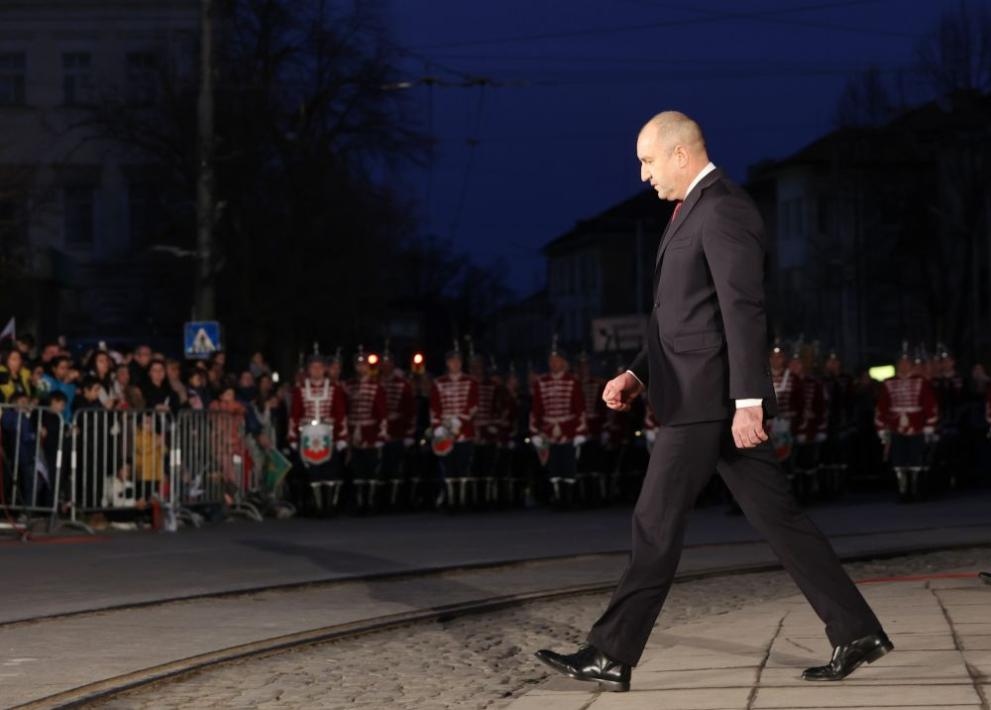 Точно век и половина ни делят от деня в който