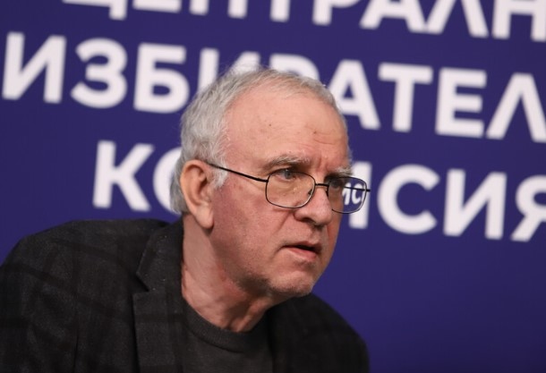 Заместник председателят на Централната избирателна комисия Цветозар Томов обяви че