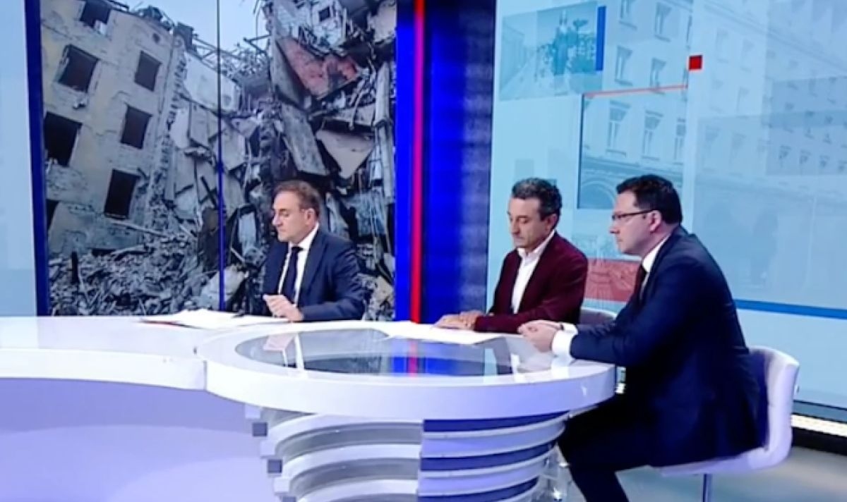 Дебатът между Продължаваме промяната ГЕРБ и БСП в ефира на