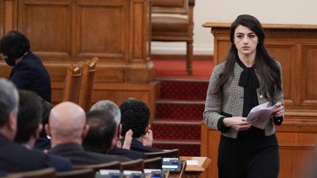 Лена Бориславова ще е кандидат-депутат от ПП-ДБ