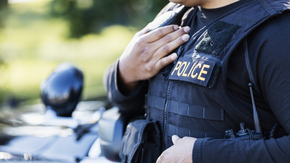 Откриха и втория бус с нелегални мигранти научи NOVA Той