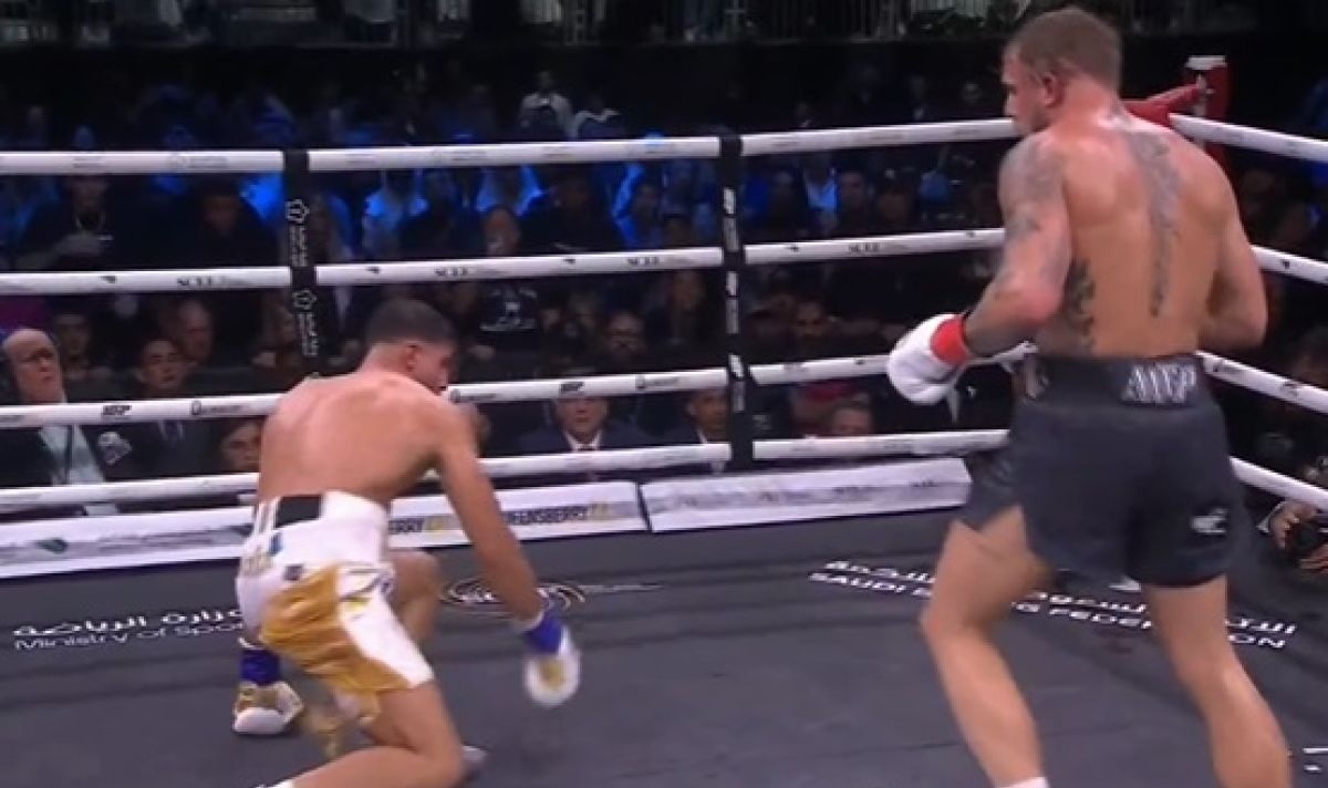 Томи Фюри нанесе първата загуба в кариерата на Джейк Пол