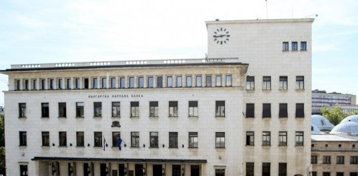 През януари растат лихвите по кредитите за бизнеса и намаляват