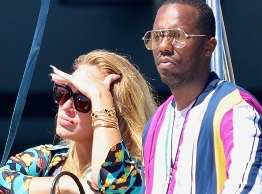 Адел и Рич Пол са сгодени пише Daily Mail Твърди се