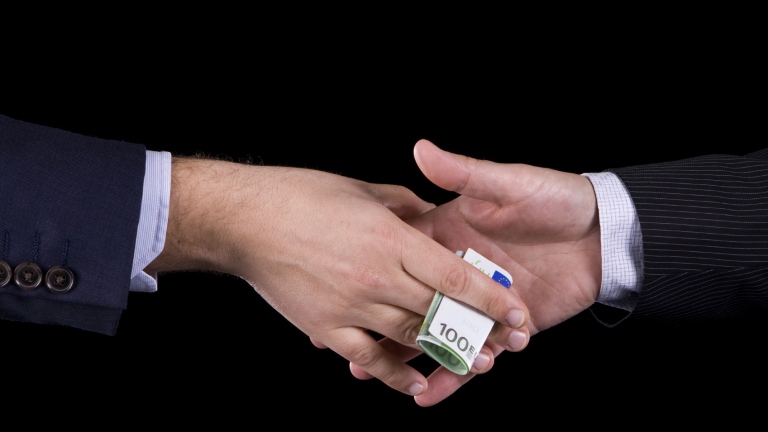 Румъния е на първо място по подкупи в здравеопазването в