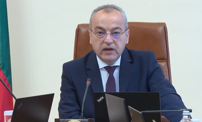 Днес премиерът Гълъб Донев ще подпише заповед с която правителството ще