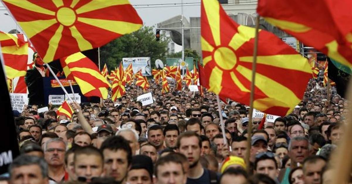 80 от етническите македонци в Северна Македония отхвърлят вписването на