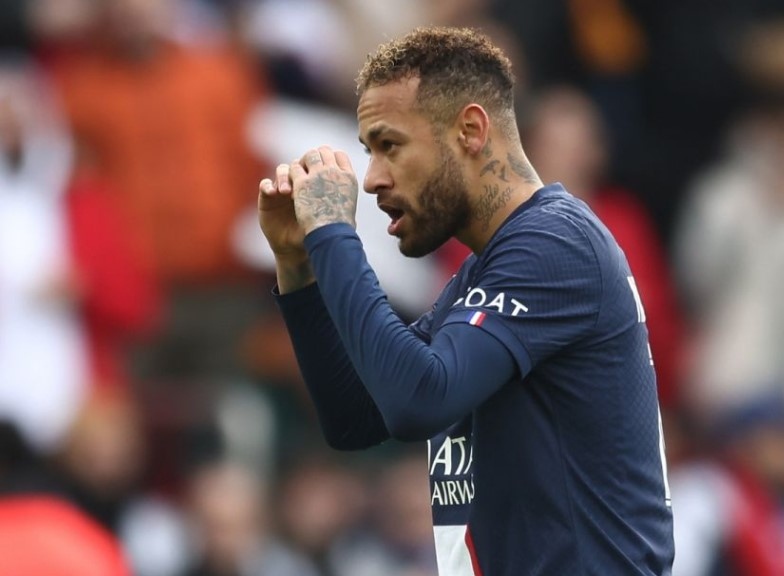 Нападателят на Пари Сен Жермен Неймар прави всичко възможно да