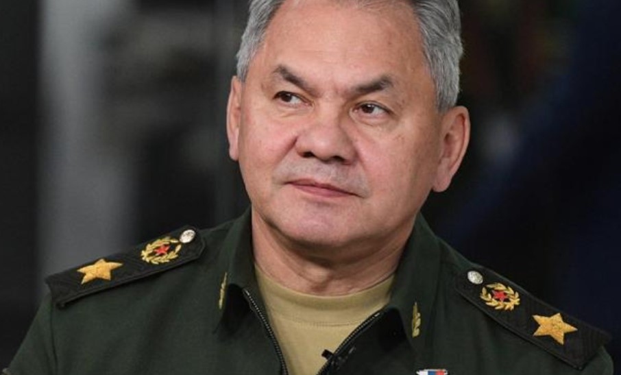 Руският министър на отбраната Сергей Шойгу инспектира руски сили разположени