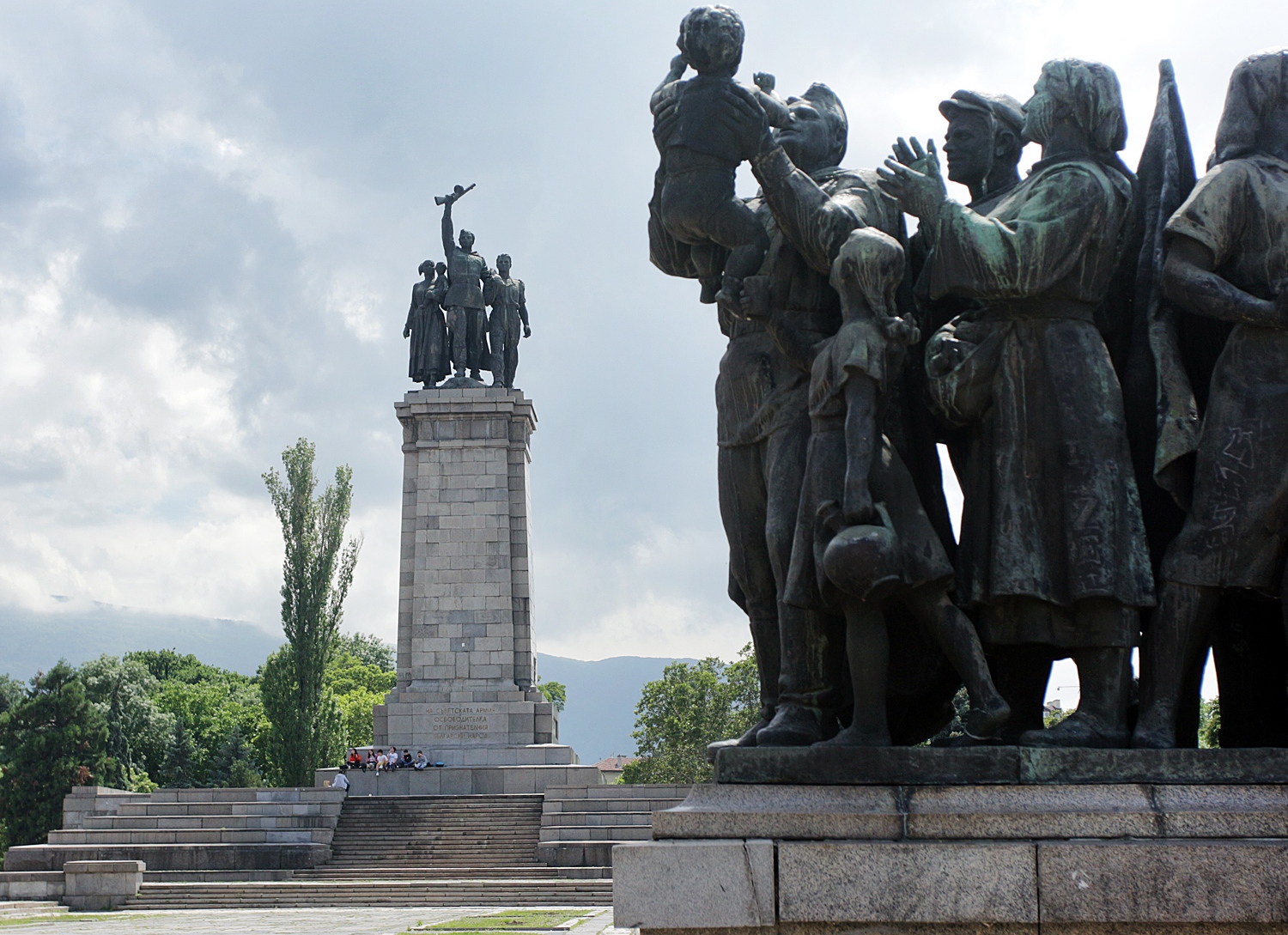 Паметникът на съветската армия да бъде преместен от Княжеската градина