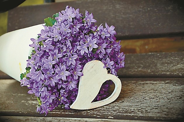 С наближаването на празника на жената скочиха цените на цветята