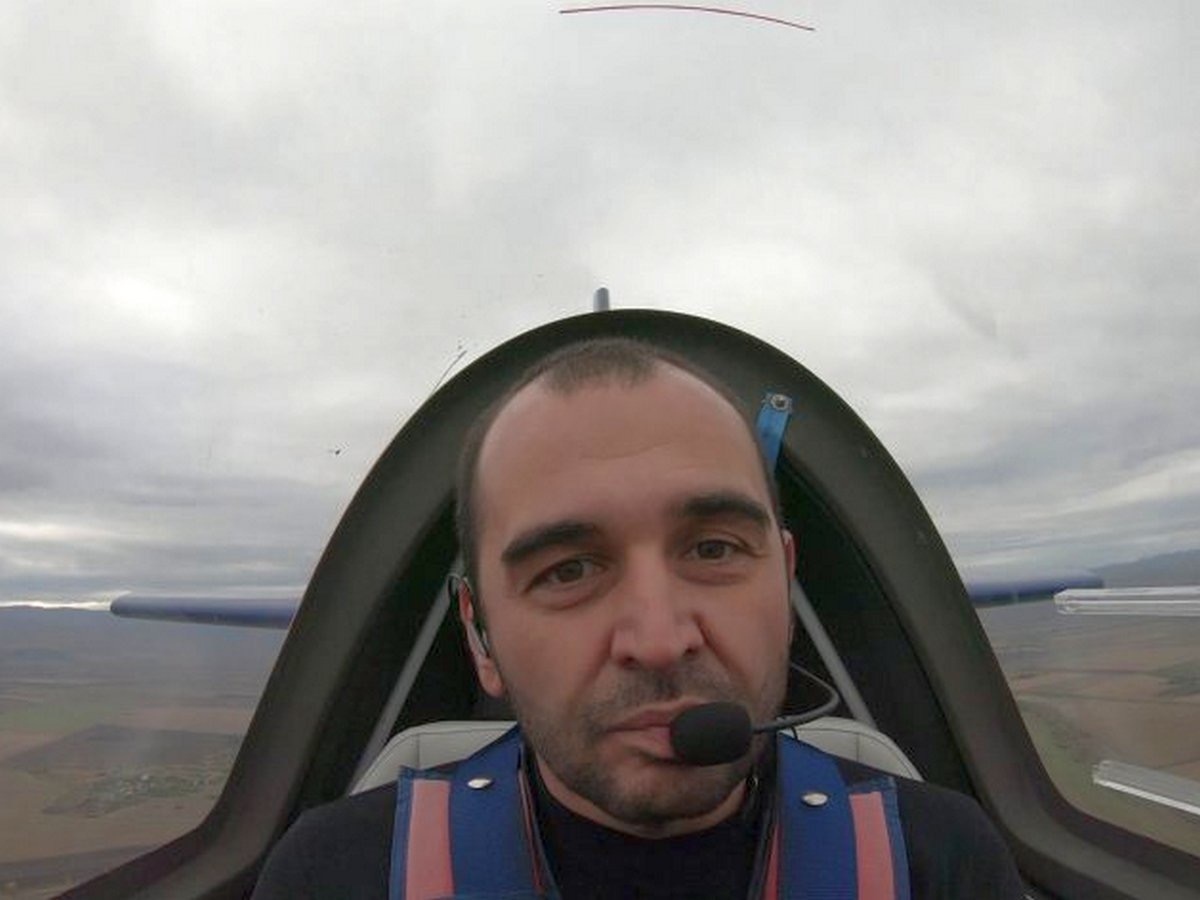 Пилотът Георги Влайков е загиналият край Лесново. 33-годишният инструктор е