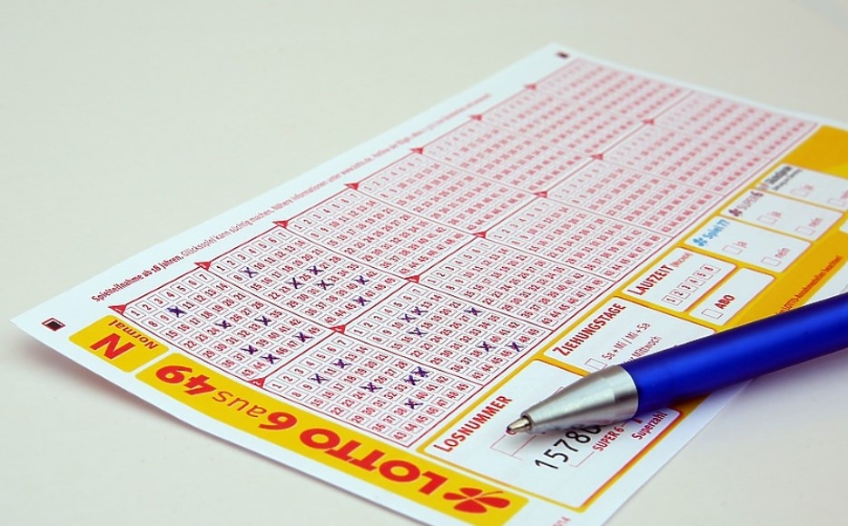 Спечелилият през ноември рекордния джакпот от 2 04 млрд долара от