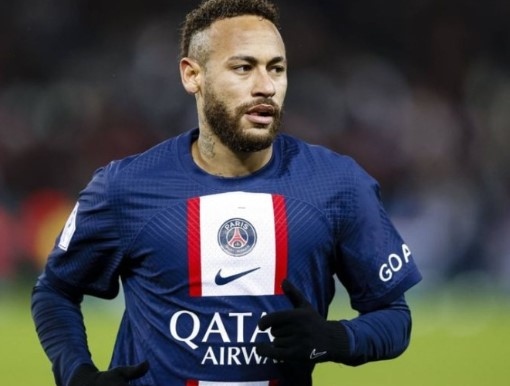 Нападателят на Пари Сен Жермен Неймар претърпя операция на глезена