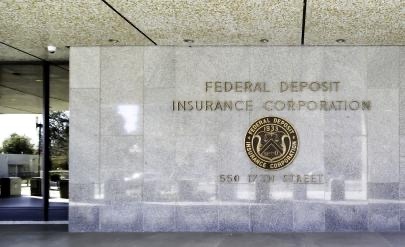 Държавните регулатори в САЩ затвориха базираната в Ню Йорк банка