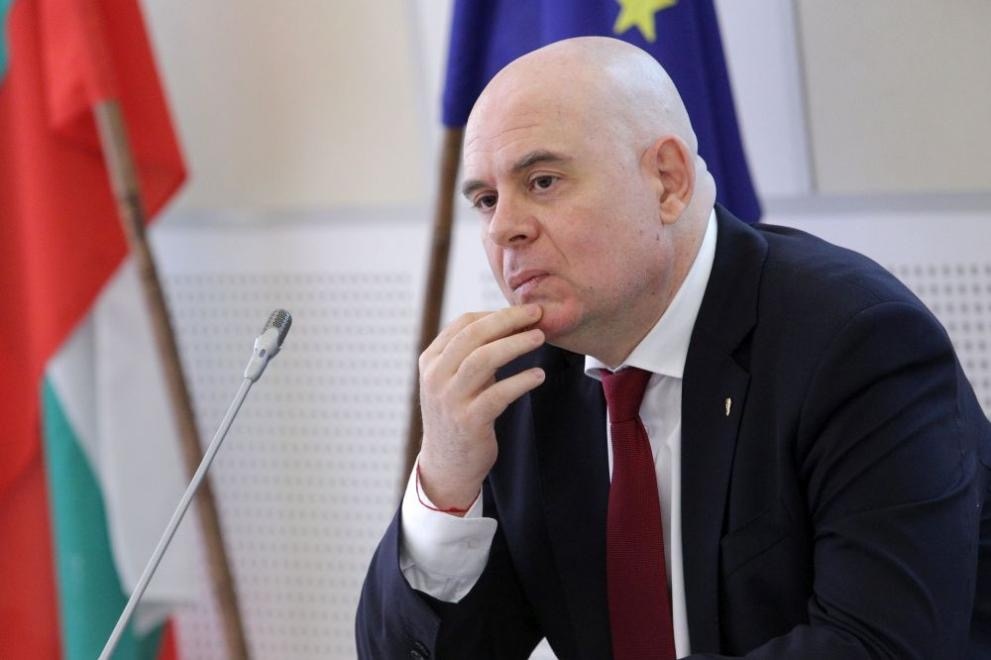 Главният прокурор Иван Гешев обвини служебният министър на правосъдието Крум