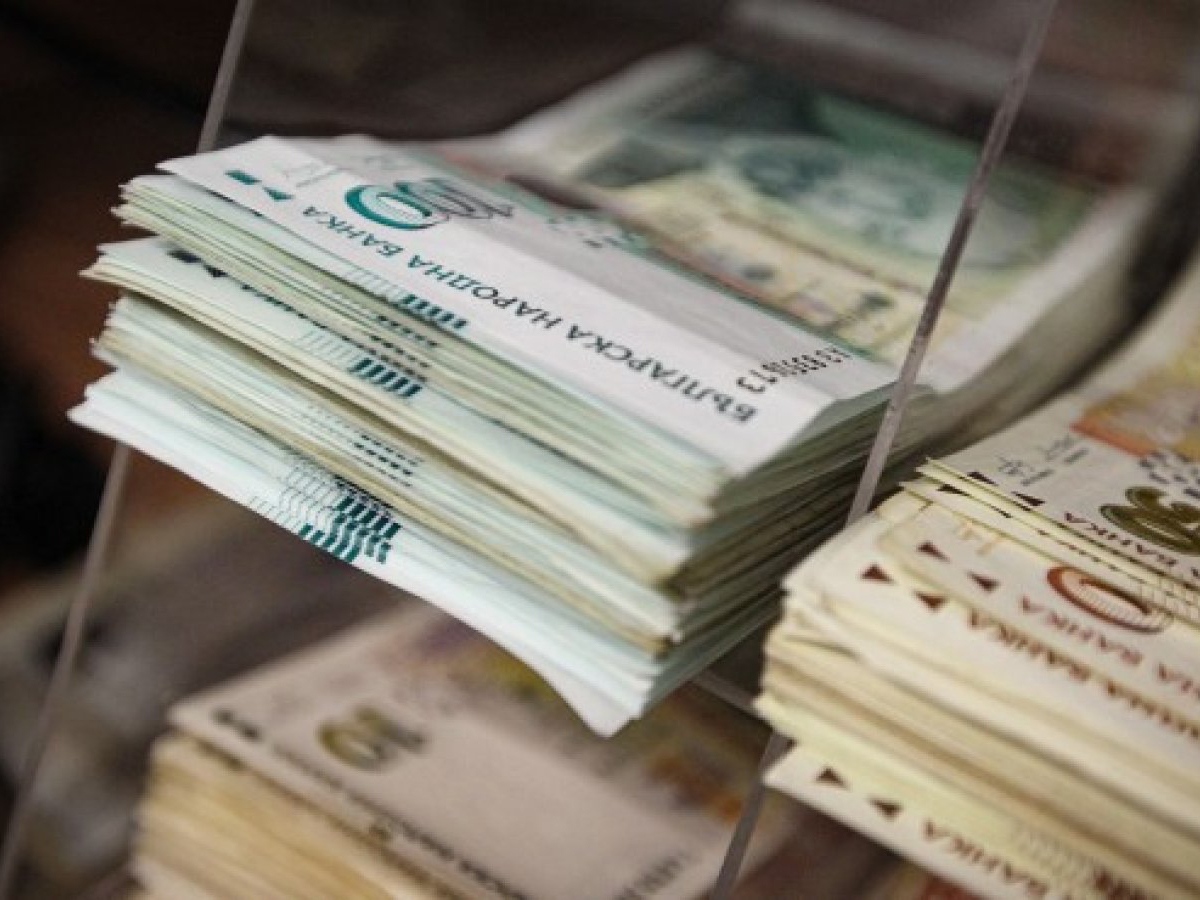 Преизчисляват служебно пенсиите на близо 336 хиляди работещи пенсионери съобщи