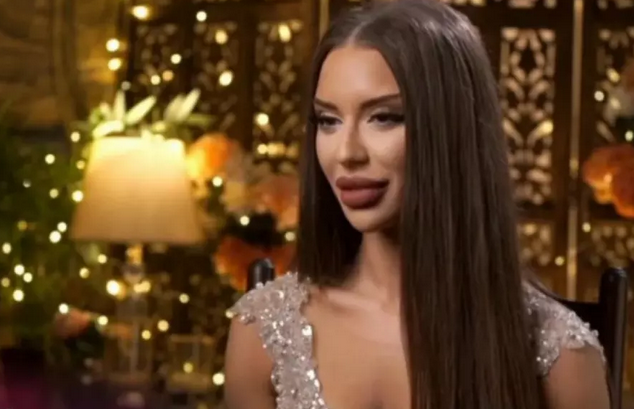 Скандалната участничка в предаването Ергенът Мони Зенгиннер  разкри че изобщо