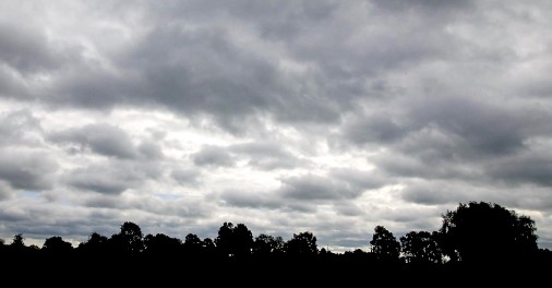Днес още преди обяд валежите навсякъде ще спрат а до