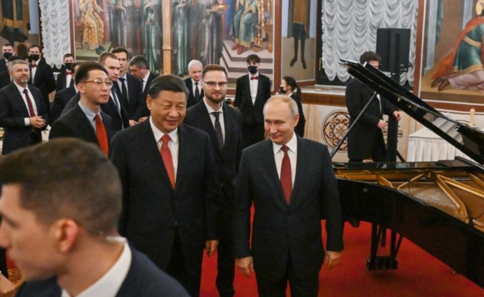 Китайският президент Си Дзинпин си тръгна от Москва след тридневно