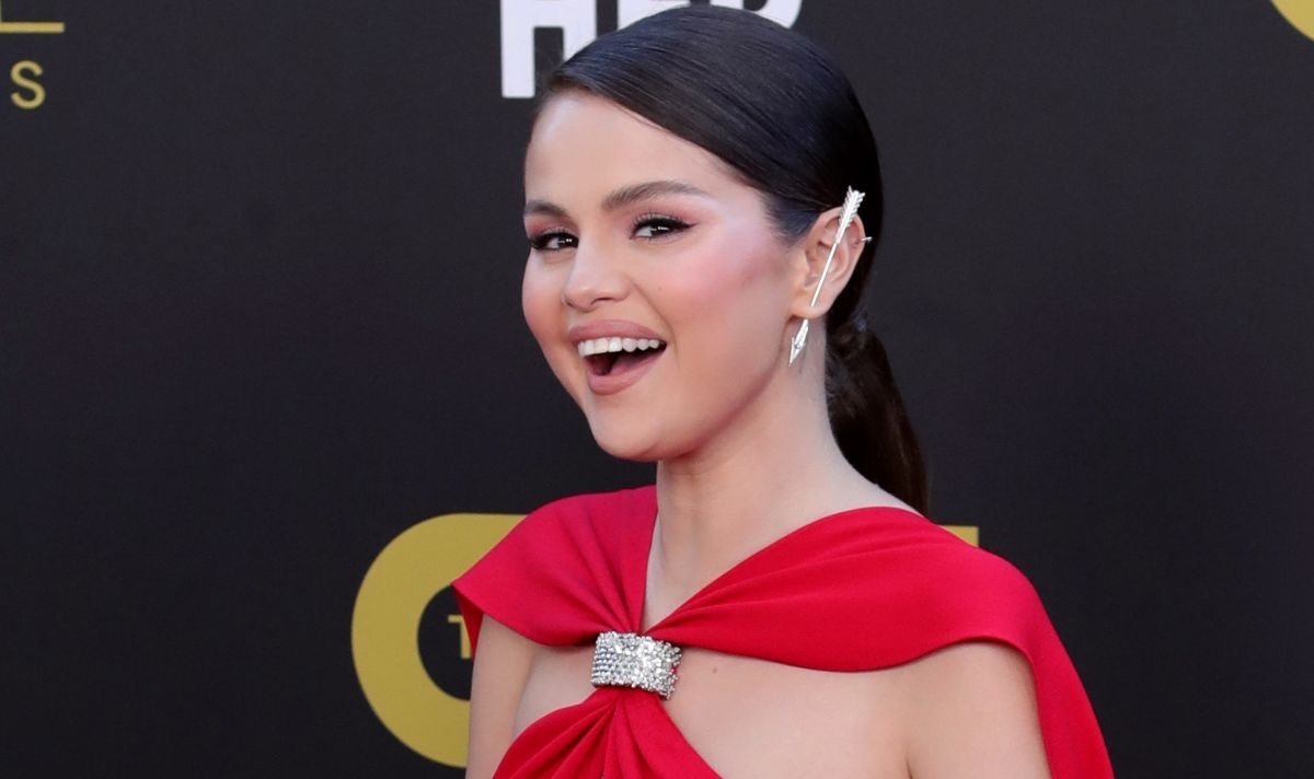 Попзвездата и актриса Селена Гомес стана първата жена достигнала 400