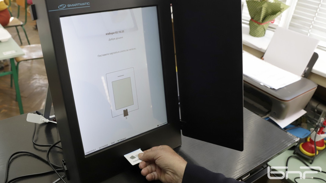 Mашините за гласуване вече са удостоверени и започва инсталирането на