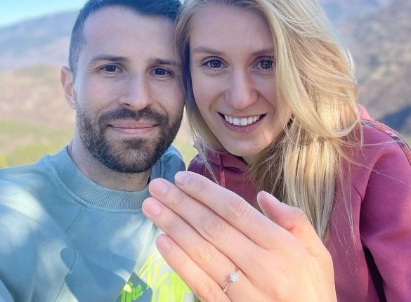 Писателят и панелист в На кафе Георги Блажев се сгоди