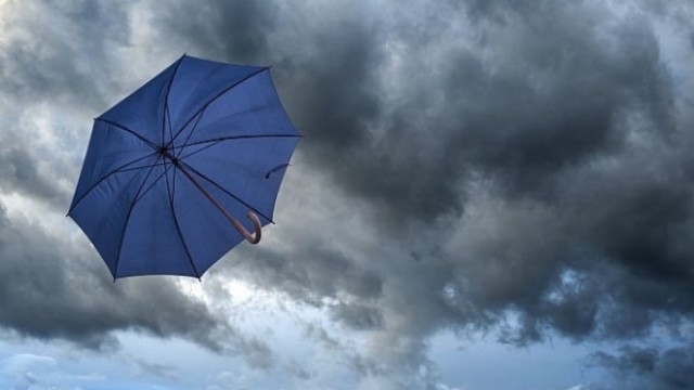 В Пазарджик поривите на вятъра достигат до 100 км час предава