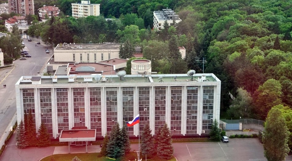 Руското посолство в България категорично отхвърли руска следа в информационните