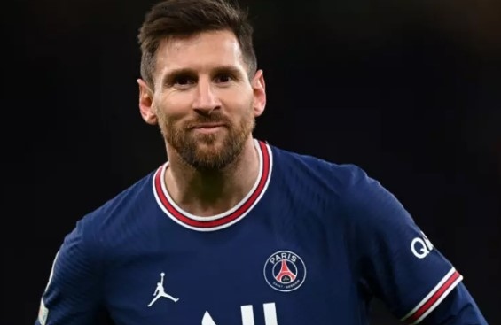 Нападателят Лионел Меси е решил да подпише нов договор с