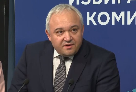 Заплахите за поставени взривни устройства в училища в цялата страна