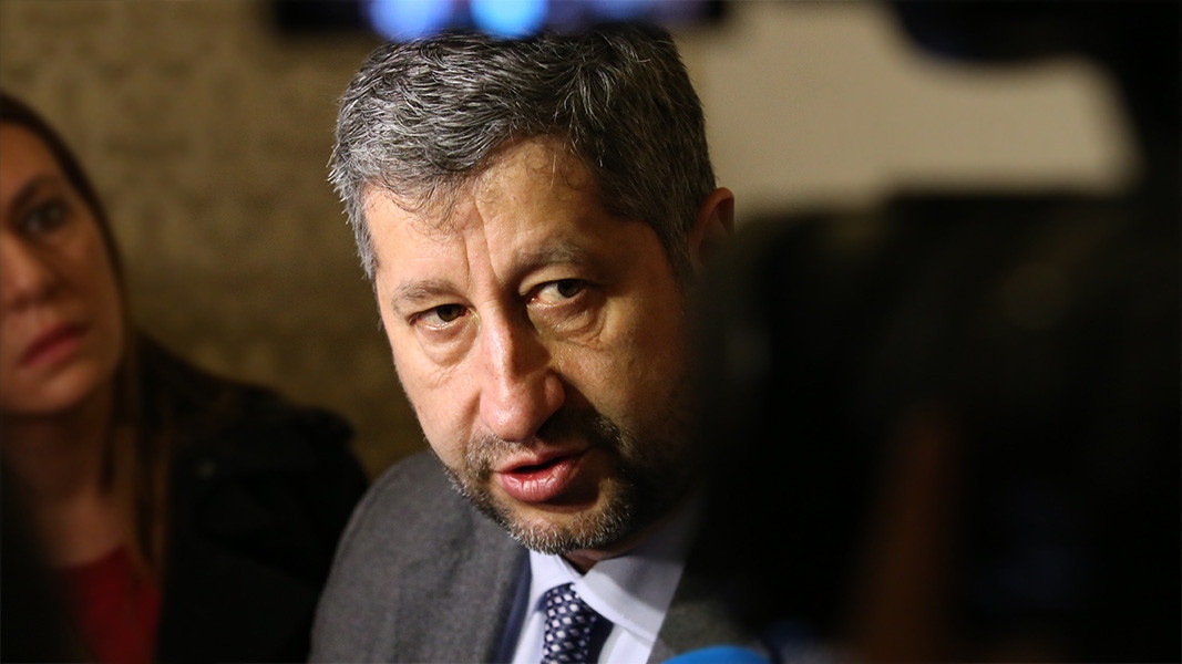 Съпредседателят на Демократична България Христо Иванов упражни правото си на